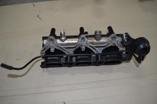 Kolektor ssący audi vw 06E133110C