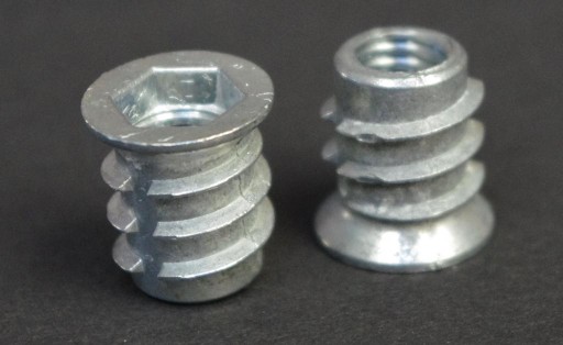 Mufa wkręcana z kołnierzem M6x10x20 mm, 100 szt.