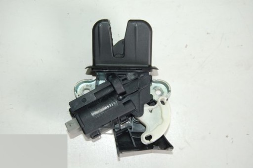 AUDI VW ZAMEK KLAPY TYLNEJ 4F5827505D