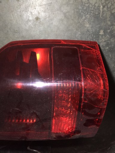 Mitsubishi Pajero Lift 03-06 LAMPA PRAWY TYŁ TYLNA
