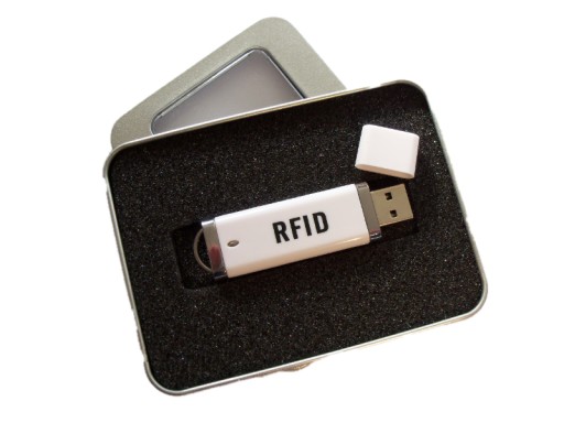 czytnik NFC do MIFARE i innych 13,56- pendrive, CE