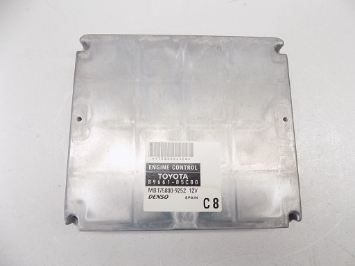 Компютер - toyota avensis t25 2.2 d4d 89661-05c801 - фото