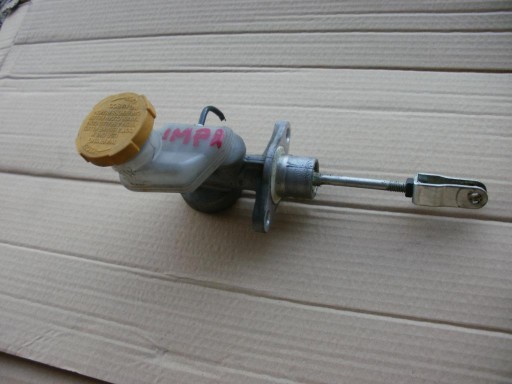 Насос сцепления Subaru Impreza 2011 год