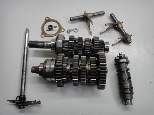 12152GF465020 - КПП SUZUKI BANDIT 1250 GSF