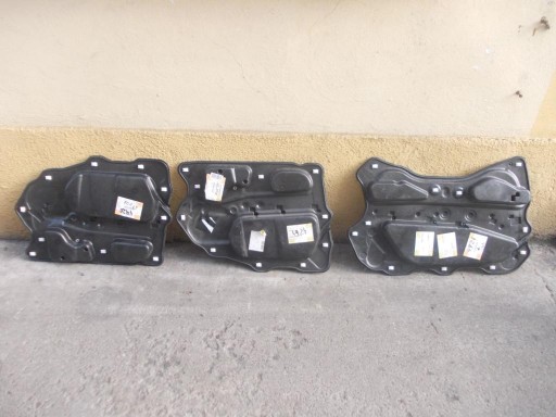 BMW 7 F01 soundproofing door
