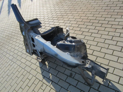 quarter front right Mercedes W221