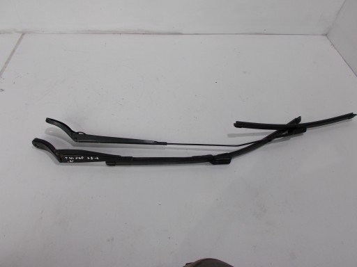 RENAULT TWINGO II 2 рычага стеклоочистителя 2010