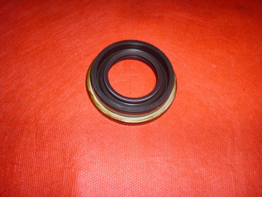 M05327165 b2500 BT-50 дань Вал герметик