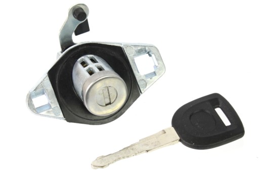 ME-003007 - ВСТАВКА ЗАМКА КРЫШКИ БАГАЖНИКА ЗАДНЯЯ MAZDA 6 2002 - HB