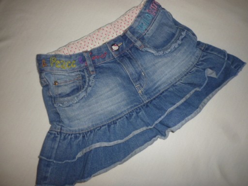 Zdjęcie oferty: H&M HELLO KITTY SPÓDNICZKA JEANS FALBANKI 104