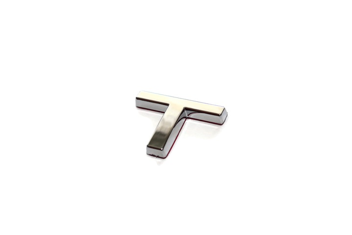 AUDI T CHROME EMBLEM SIGN A1-A8 Q3-Q5 NEW photo 1 - milautoparts-fr.ukrlive.com