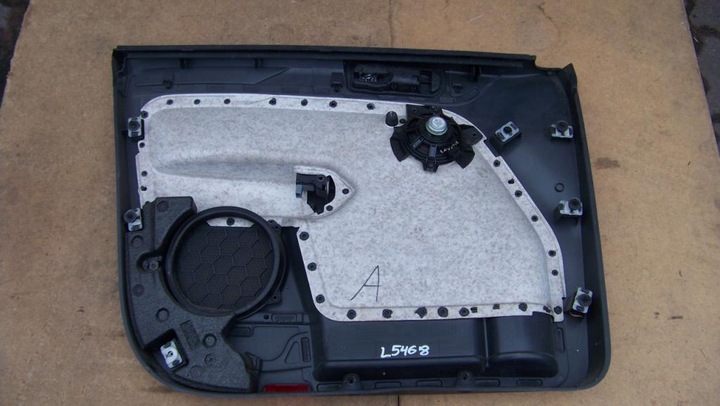 VW GOLF V PLUS PANEL PANEL DOOR RIGHT FRONT photo 1 - milautoparts-fr.ukrlive.com