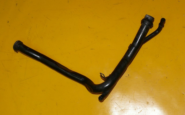 JUNCTION PIPE PIPES WATER AUDI A4 B6 3.0 V6 06C121071C photo 1 - milautoparts-fr.ukrlive.com