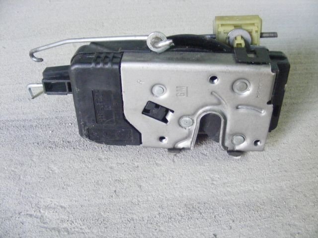 OPEL VECTRA C - LOCK RIGHT FRONT FRONT 24447343 photo 1 - milautoparts-fr.ukrlive.com