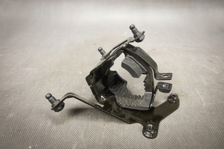 BRACKET PUMP WATER AUDI A6 S6 RS6 A7 S7 4G0820195E photo 1 - milautoparts-fr.ukrlive.com