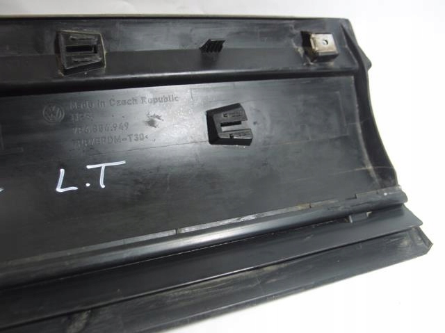 MOULURE PORTES GAUCHE ARRIÈRE 7P6854949 VW TOUAREG 2014R