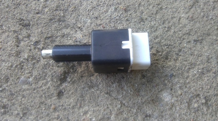 SUZUKI SWIFT MK6 04-10 SENSOR STOP photo 1 - milautoparts-fr.ukrlive.com