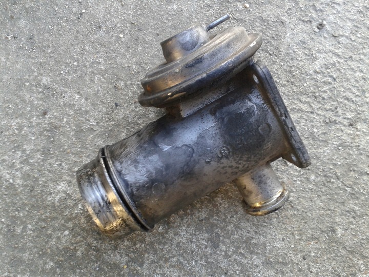 SOUPAPE EGR BMW 1 E87 120D 2.0 D DIESEL 7792077 photo 1 - milautoparts-fr.ukrlive.com