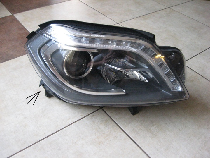 DROITE - BI-XENON PIVOTANT - LED - MERCEDES GL W166 photo 1 - milautoparts-fr.ukrlive.com