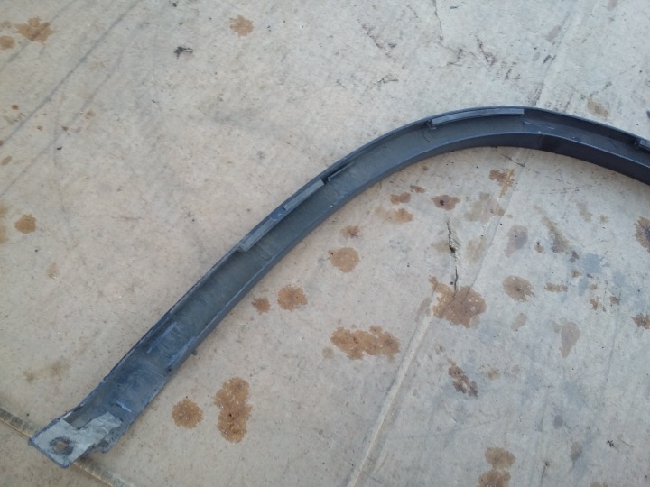 VW TIGUAN MOULURE SUR AILE DROIT ARRIÈRE 5N0854820B