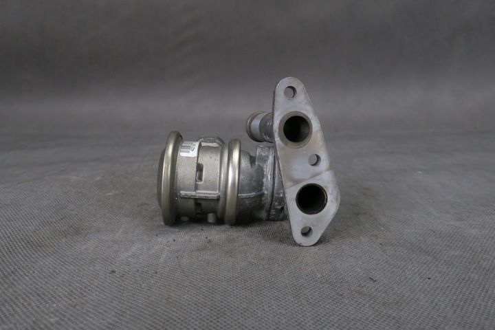 VALVE AIR AUDI A3 8P GOLF V R32 022131351A photo 2 - milautoparts-fr.ukrlive.com