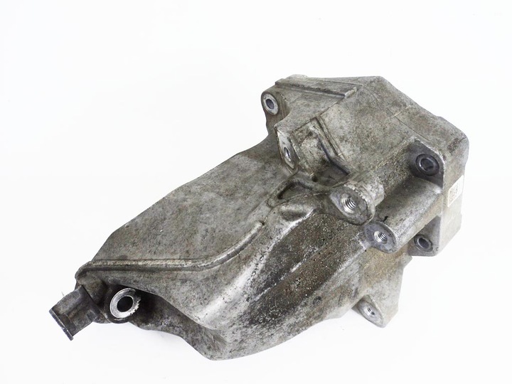 BRACKET ENGINE LEFT MERCEDES W639 A6512231504 OM651 photo 1 - milautoparts-fr.ukrlive.com