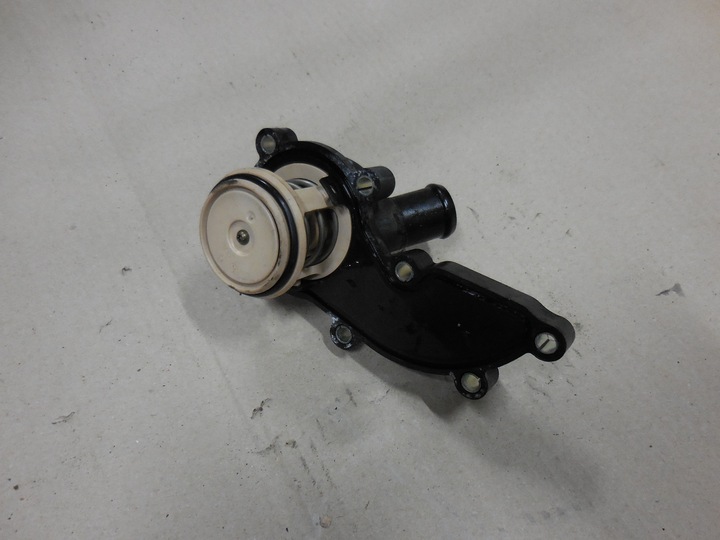 AUDI AVEC 06J121026AH POMPE EAUX THERMOSTAT photo 1 - milautoparts-fr.ukrlive.com