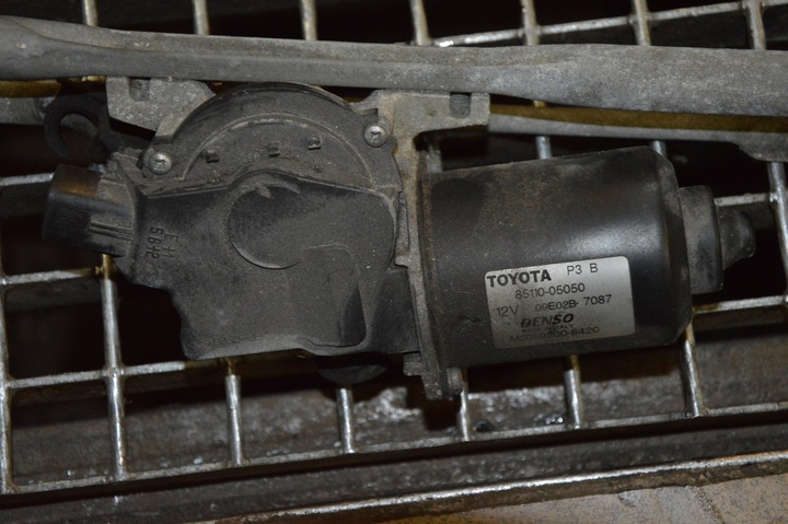 Моторчик стеклоочистителя toyota avensis t25 85110-05050, Цена