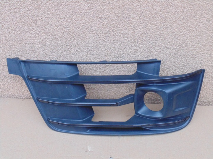 Решетка бампера audi q7 4m0 правая 4m0807682e, Цена