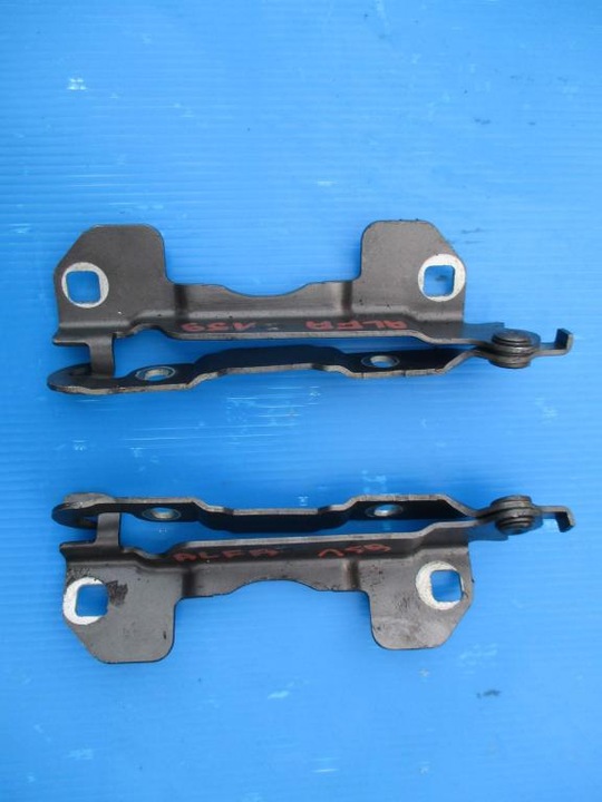 фото №1, Петлі капота alfa romeo 159