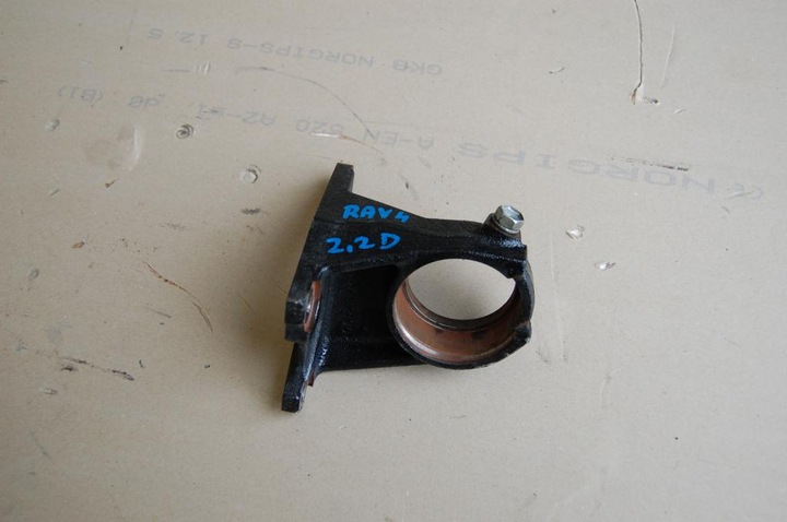 фото №1, Поддержка полуось toyota rav4 2015 2,2 d-cat