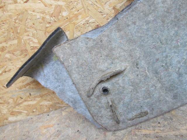 фото №7, 5 mercedes w124 правая чёрная защита обивка туннеля среднего