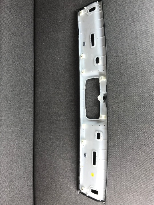 фото №4, Audi a5 cabrio накладка планка передний стёкла