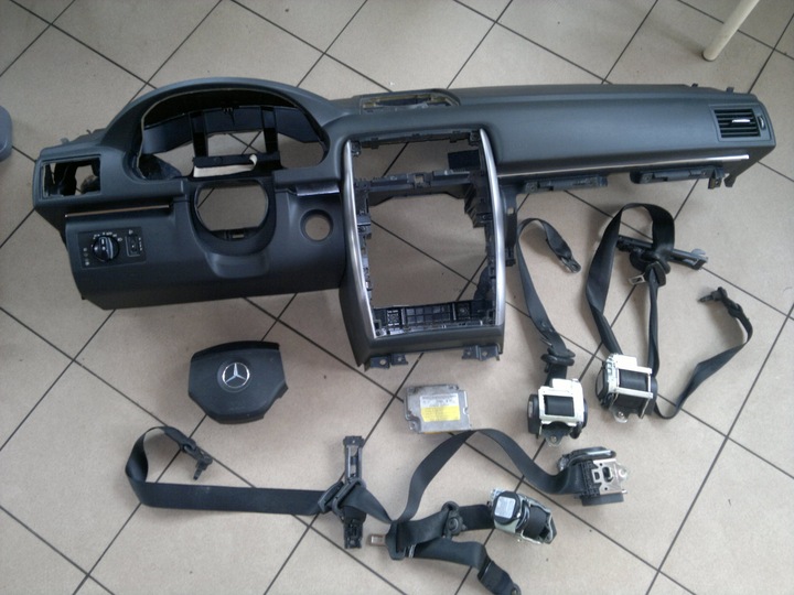 фото №5, Mercedes b клас w245 панель консоль оригінал подушки