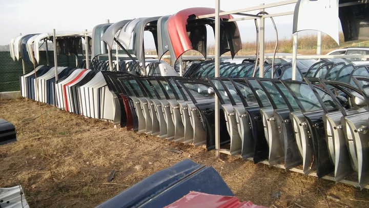 фото №7, Toyota avensis t22 дверь правые правый зад задние