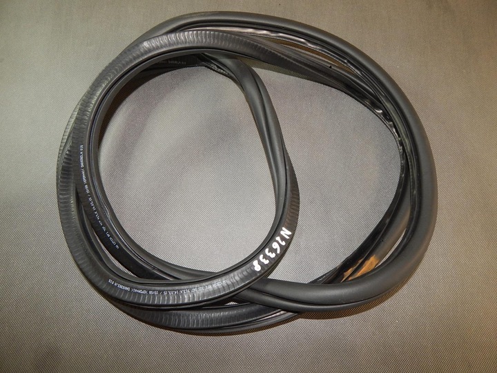 фото №1, Vw passat b8 прокладка дверь левый зад 3g5867913k