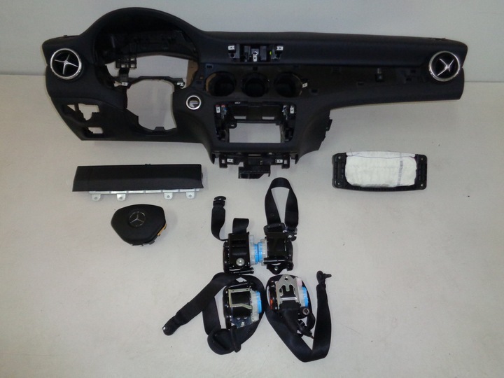 фото №1, Mercedes cla gla панель консоль подушка безпеки ремені