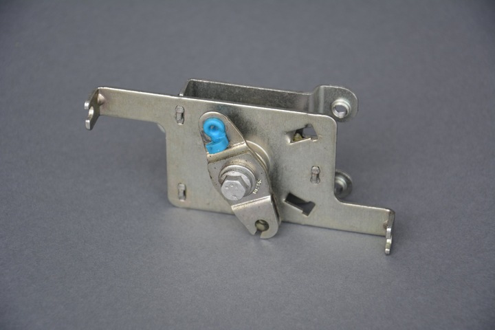 фото №1, Iveco daily 06-18 замок средний дверь задних