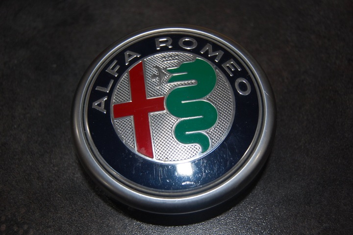 фото №1, Значок alfa romeo giulia 16-