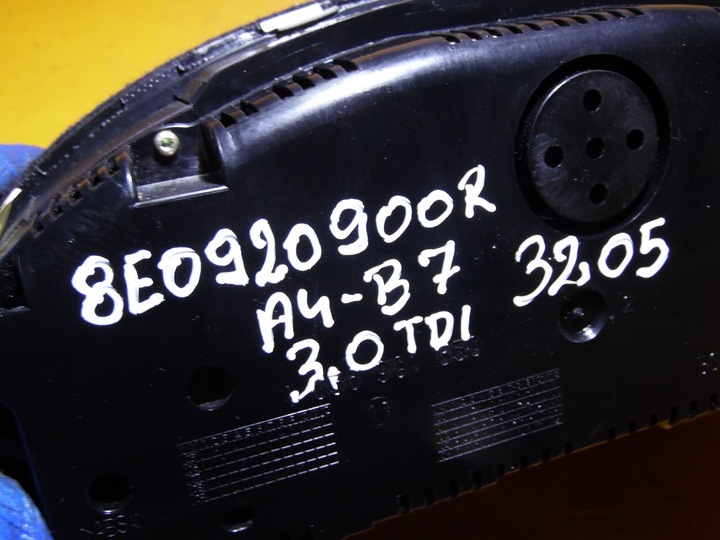 фото №7, Спидометр манометр 3.0 tdi 05r a4 b7 8e0920900r