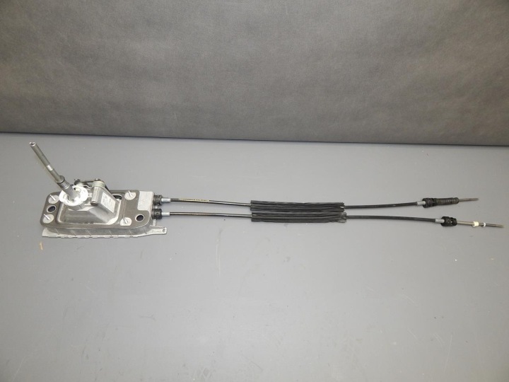 AUDI Q3 8U 2.0 TDI Bowdenzug Schaltkulisse 5N0711049T