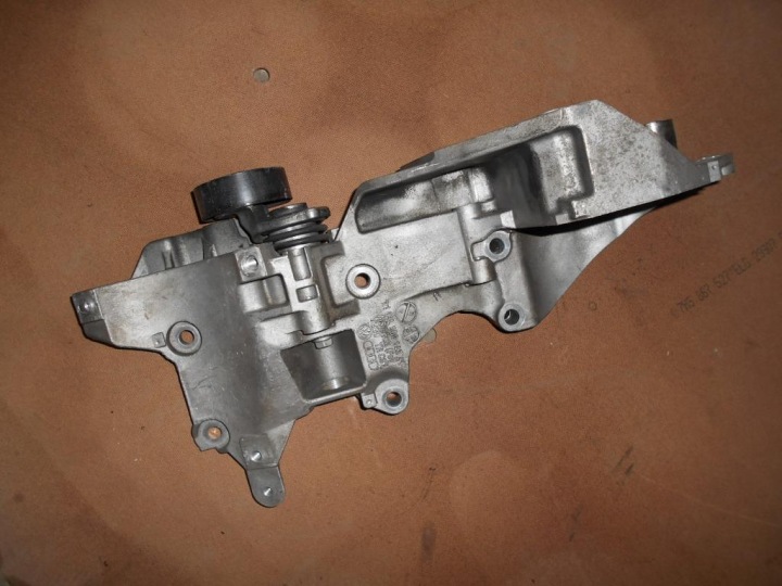 holder alternator VW AUDI 2.0 TDI 03L903143