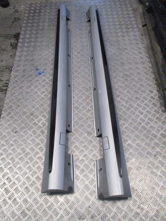 Couverture Jupe Mercedes A-Klasa A176 AMG 45 Gauche