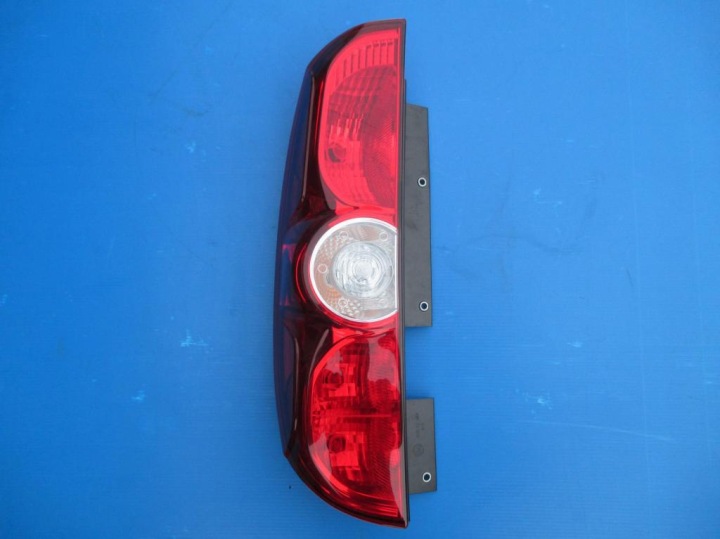 FEUX PHARE ARRIÈRE GAUCHE OU DROIT FIAT DOBLO 2010R->