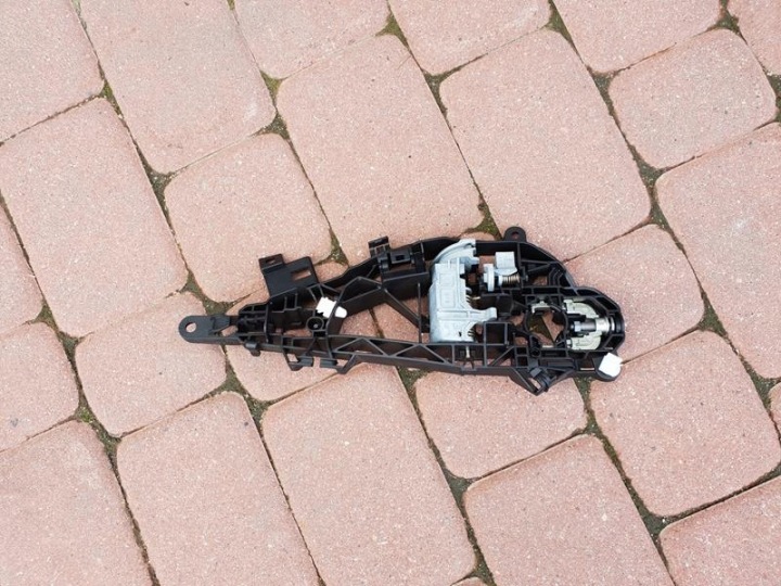 Poignée Portière Arrière Gauche Opel Astra K 13506032