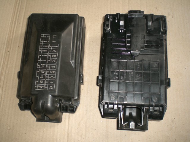 Skrinka poistiek INFINITI EX37 EX35 08r 284B71BN0A