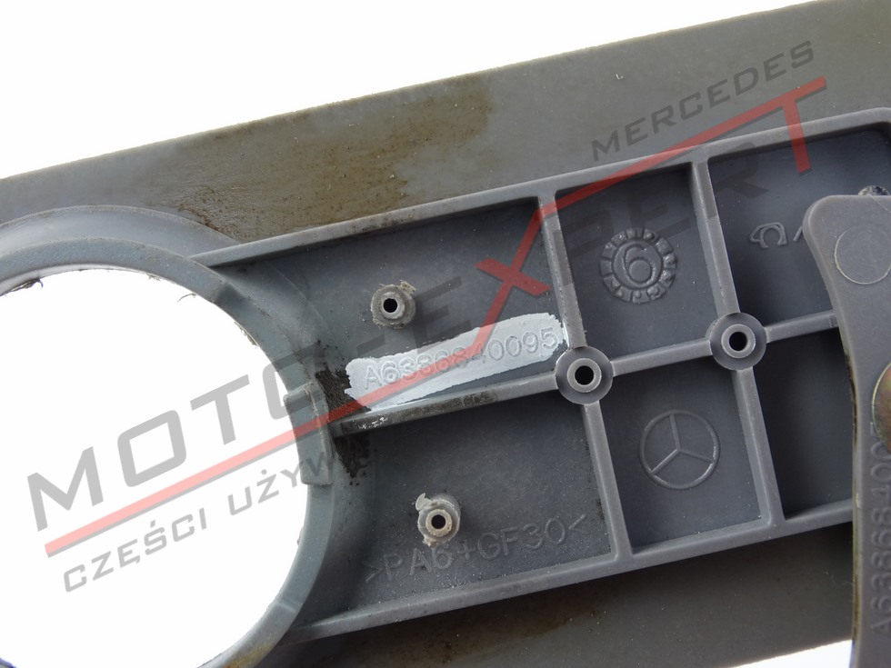 фото №4, Mercedes w638 заглушка пол крепёжная обивка