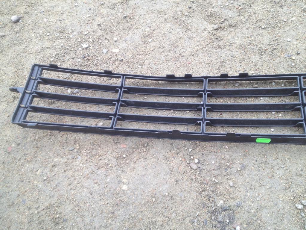 фото №7, Skoda octavia iii 3 решётка средняя бампер перед