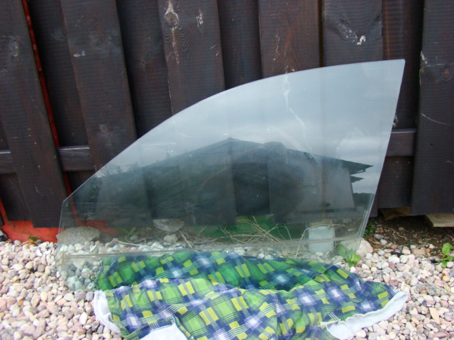 Купити Bmw 5 e60 e61 скло лівий перед передня