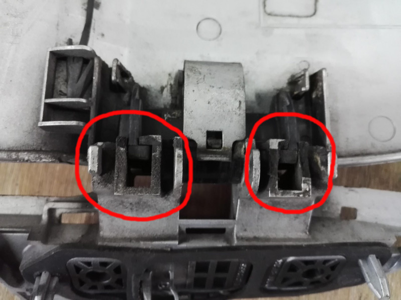 фото №10, Кришка заливної пального trafic vivaro 07- срібляста 147